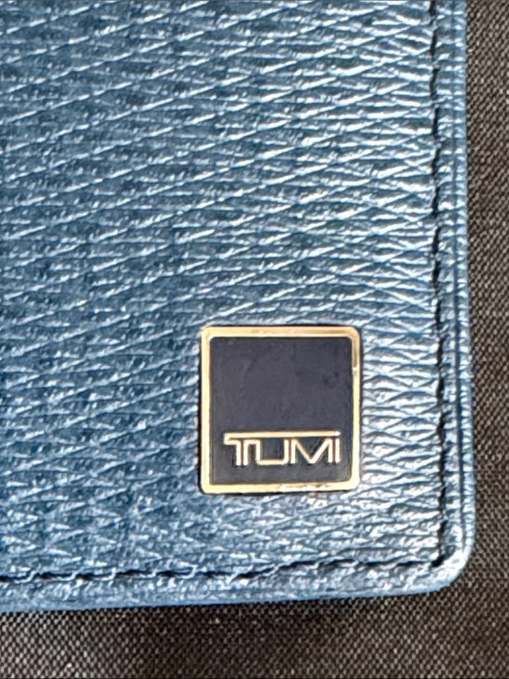 Men’s Tumi Blue Leather Slim Card Holder/Money Clip with Metal Logo - Picture 3 of 9